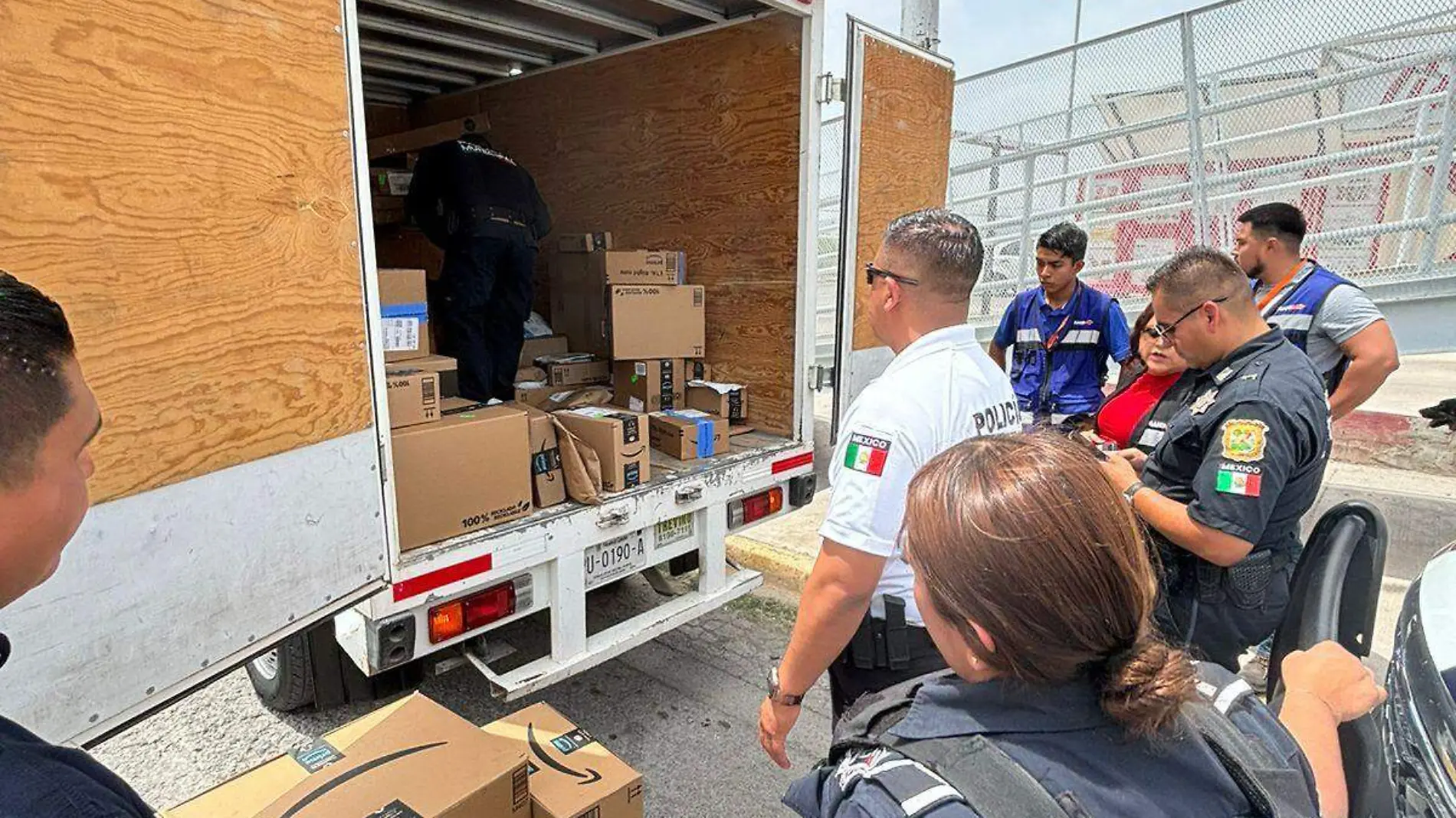 Agentes de la DSPM auxiliaron al repartidor.